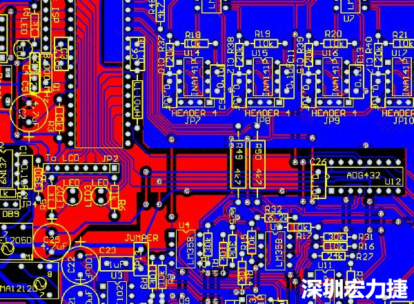 一般產(chǎn)品的PCB設(shè)計，多數(shù)先決定元件布局，再進行線路連接，于元件位置就先改善干擾問題，再從線路細節(jié)著手改善產(chǎn)品。